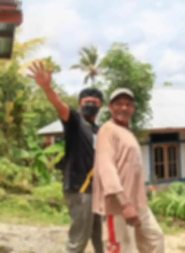Bupati Fakfak Untung Tamsil sempat hilang kontak saat menaiki perahu. Perahu yang ditumpanginya diduga diterpa ombak besar.
