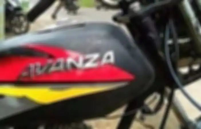 Honda GL-Pro malah diubah pemiliknya jadi Avanza.