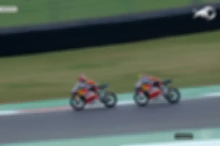 Mantap, pembalap Indonesia Fadillah Arbi Aditama finis 5 besar di Race 1 Red Bull Rookies Cup Italia.