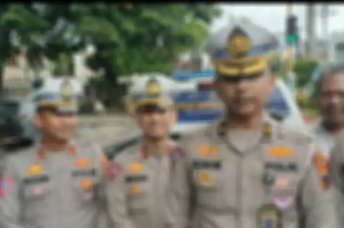 Ditlantas Polda Jateng bersama Satlantas Polresta Pati uji coba ETLE Drone di lampu merah Puri, Kota Pati, Jawa Tengah, Senin (30/1/2023).