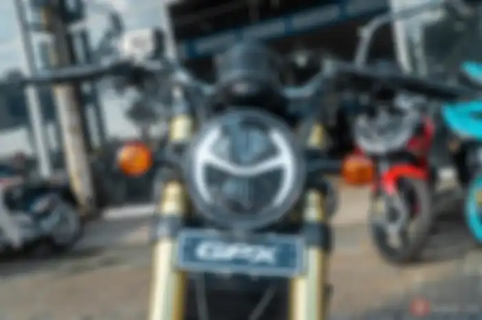 GPX Legend Twin 250 V3 dibekali lampu utama LED bulat.