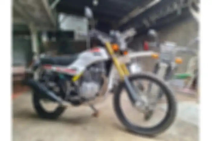 Modifikasi motor Honda Verza jadi Win garapan Mosic Garage di daerah Limo, Depok, Jawa Barat.
