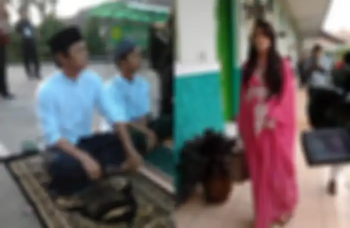 Momen Luna Maya saat mendatangi Ariel yang masih berada di dalam rutan Kebon Waru, Bandung, Jawa Barat.