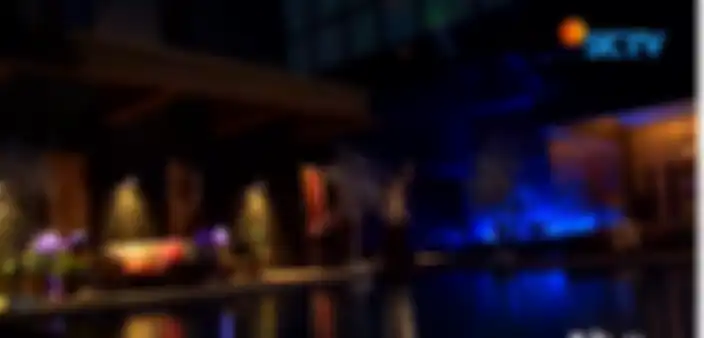Ajun Perwira dan Jennifer Jill siapkan pesta natal di samping kolam renang