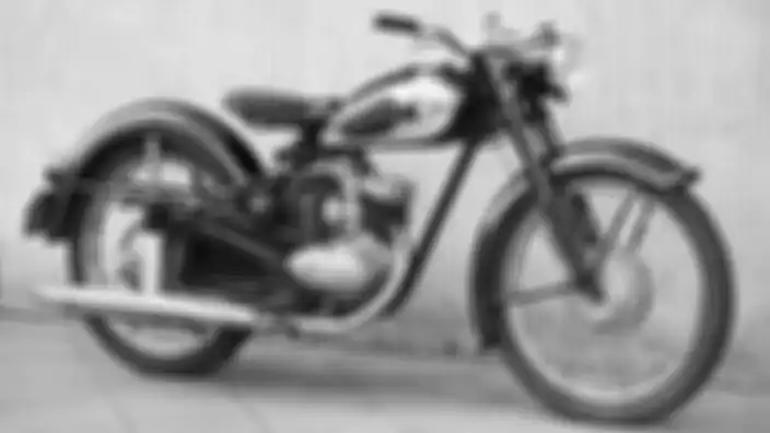 DKW RT125 1954, bandingin deh sama foto Yamaha YA-1 diatas