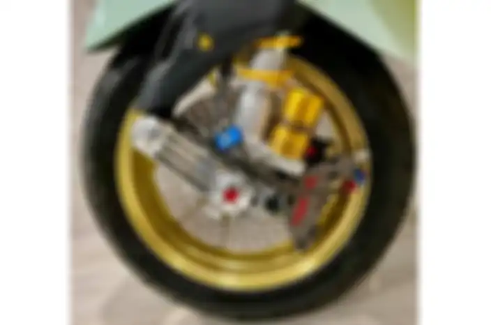 Baut probolt Tony Scooter di area kaliper rem Vespa matic