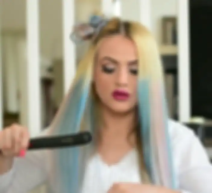 mencatok rambut berwarna