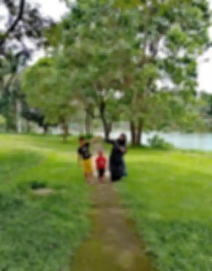 Istri Buya Arrazy Hasyim Eli Ermawati mendengar bisikan suara jauh sebelum anaknya tertembak senpi pengawal suaminya.