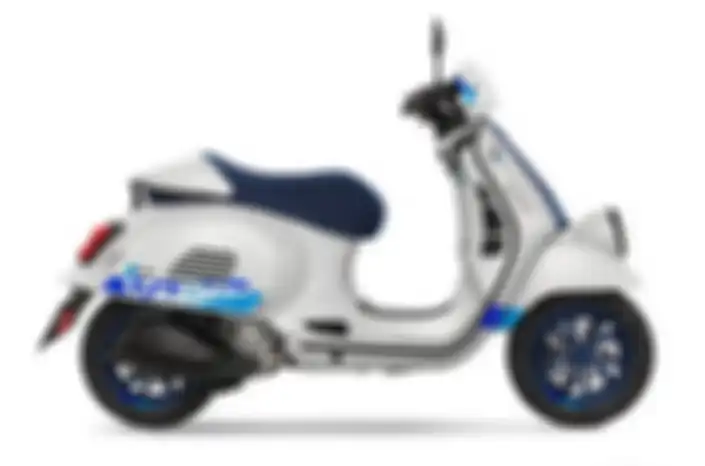 Vespa GTV edisi 140 Tahun Piaggio.