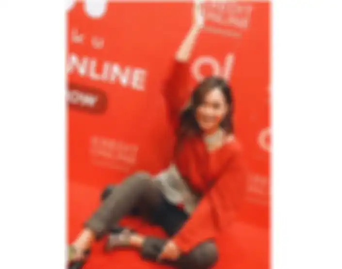 Outfit merah Ayla Dimitri