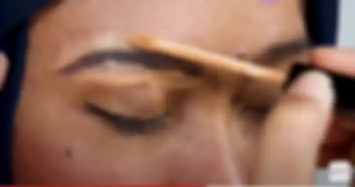 Rapikan dengan concealer