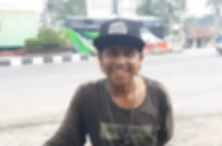 Yusuf (19 tahun), biker Vespa ekstrim saat ditemui Wartakotalive di Tanjung Pura, Karawang, Rabu (27/4/2022).