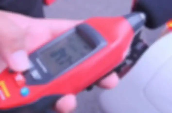 Desibel meter untuk cek kebisingan knalpot aftermarket.