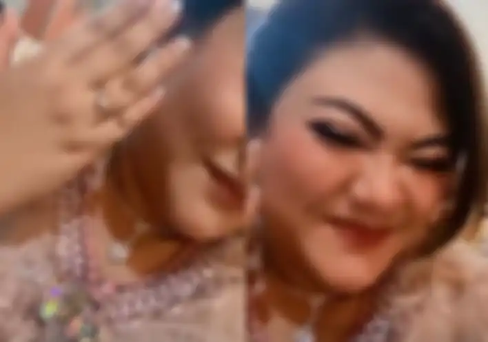 Putri Sulung Nia Daniaty Dilamar sang Kekasih