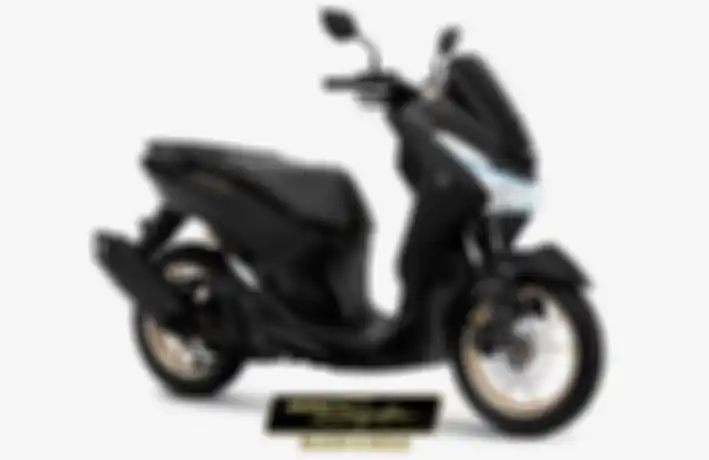 Lexi Signature warna matte dan garnis gold