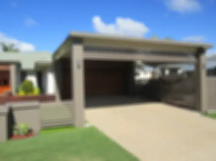 Carport Sesuai dengan Fasad