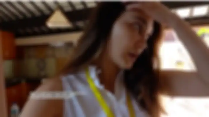 Luna Maya saat berada di rumahnya
