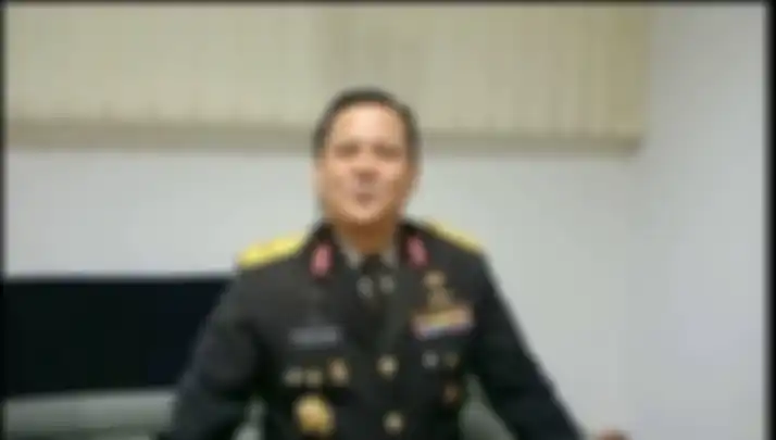 Irjen Napoleon Bonaparte mantan Kadiv Hubinter Polri menyentil nomor pemilik senpi anggota polisi. Status Bharada E belum jadi tersangka.