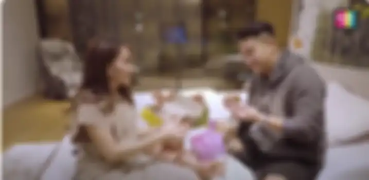 Kado Ayu Ting Ting untuk Boy William.