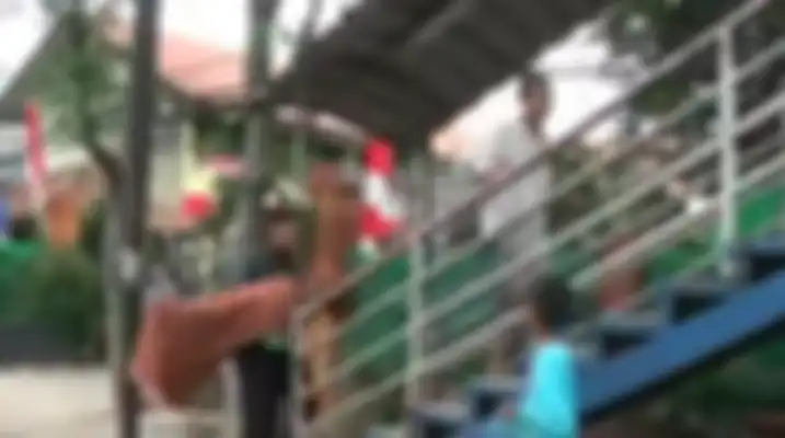 Tak Diizinkan Gunakan Ambulan Puskesmas, Seorang Ayah Gendong Jenazah Anaknya yang Tewas Tenggelam
