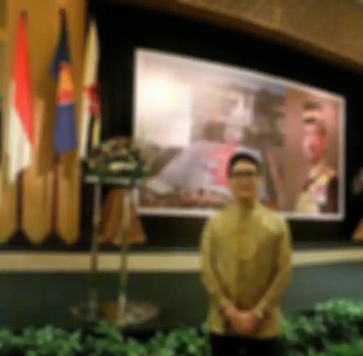 Foto profil Fiky Muliandhany disorot netizen. Sebelumnya foto manajer Nia Daniaty ini memang tak banyak beredar di media sosial.