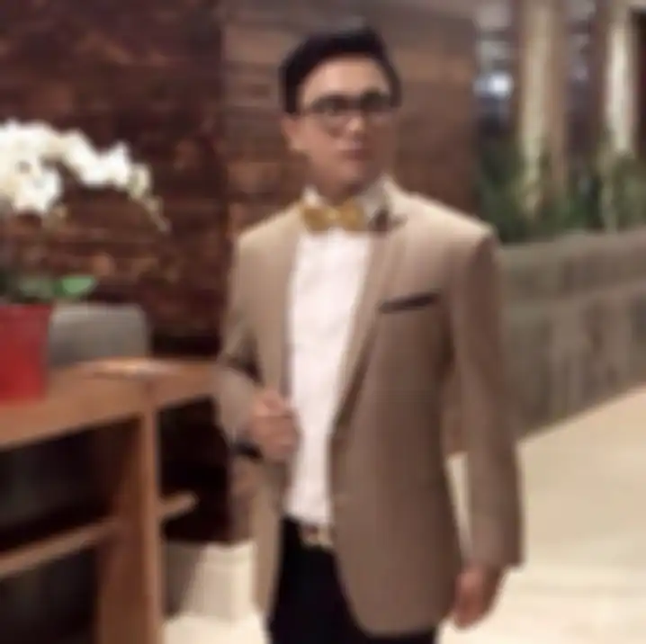 Foto profil Fiky Muliandhany disorot netizen. Sebelumnya foto manajer Nia Daniaty ini memang tak banyak beredar di media sosial.