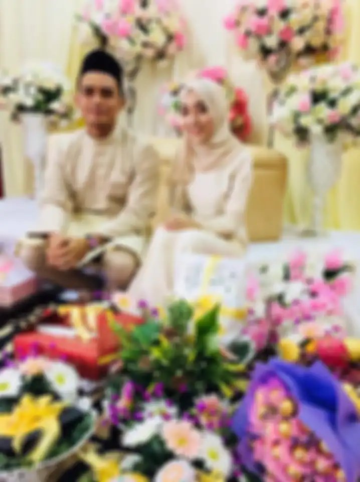 Azzam dan Fatin saat resmi menjadi pasangan suami istri.