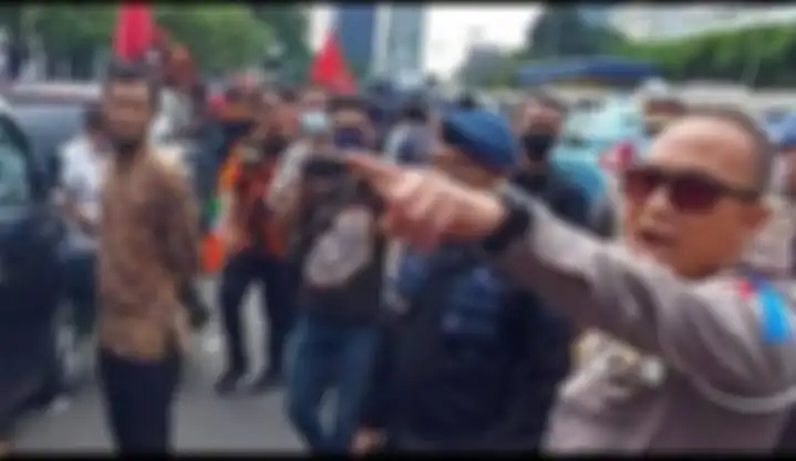 Direktur Lalu Lintas Polda Metro Jaya Kombes Polisi Sambodo Purnomo Yogo geram setelah mendapat info ada anggotanya yang dikeroyok anggota Pemuda Pancasila.