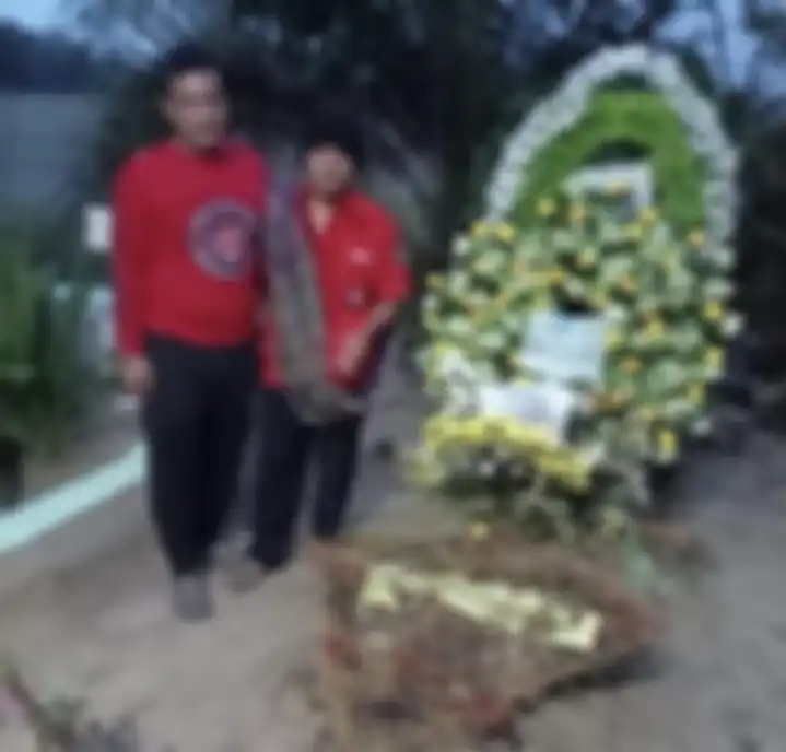 Keluarga Brigadir Yosua beri peringatan keras ke pihak ini jelang autopsi ulang. Foto kondisi makam yang dijaga ketat 24 jam jadi sorotan.