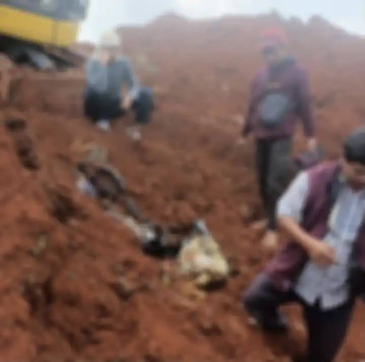 Rudi Samin pemilik tanah yang viralkan kasus beras bansos Jokowi yang dikubur ternyata punya konflik dengan JNE sejak lama. Foto sosoknya muncul.