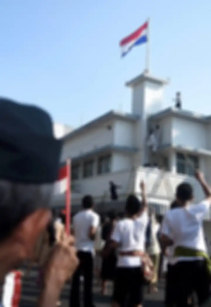 Peristiwa perobekan bendera tahun 1945 tiap tahun diperingati dengan digelar tetrikal di lokasi yang sama, kini menjadi Hotel Majapahit, Surabaya, Kamis (19/9/2019).
