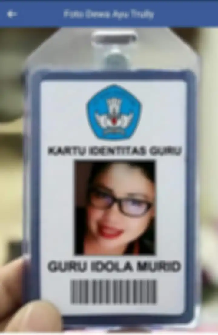 Dari foto yang diunggah netizenl, istri Kapolsek Parigi I Dewa Gede Nurate cukup aktif bersosialisasi lewat Facebook. Dia punya profesi mulia.