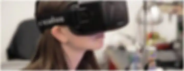 Oculus Rift, perangkat headset berteknologi realitas virtual yang tengah meledak popularitasnya di k