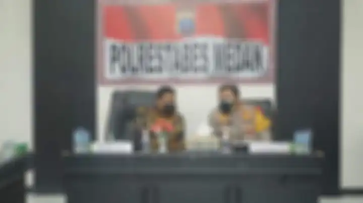 Irjen Ferdy Sambo sampai respons begini saat anak buah Kapolda Sumut Irjen Panca Putra disebut tampung uang suap. Foto sosoknya diunggah. 