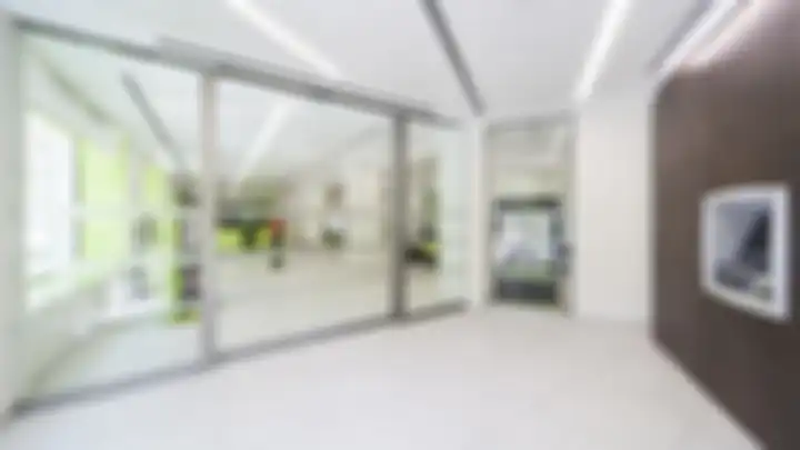 Ilustrasi kantor bank, mendesinfeksi ruang dengan tenolpgi lampu UV-C.