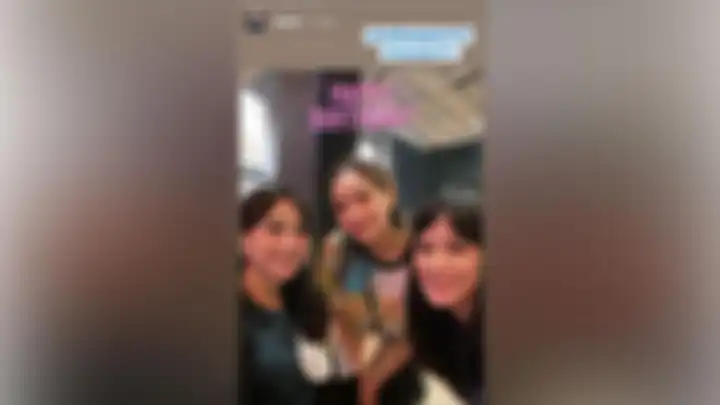 Puput Nastiti Devi bersama Nagita Slavina dan Renata Kusumo di pesta ulang tahun Ricardo Gelael tanpa kenakan masker. 