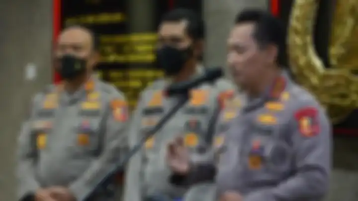 Para jenderal bintang 3 ambil inisiatif begini saat Kapolri Jenderal Listyo Sigit gamang terhadap Ferdy Sambo. Foto sosoknya banjir pujian. 