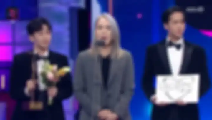 Bang Geul Yi menerima award