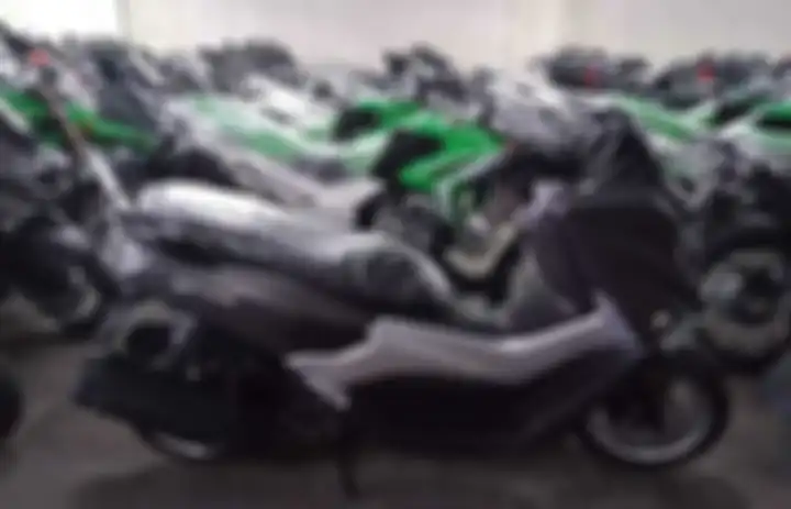 Yamaha NMAX KW warna hitam