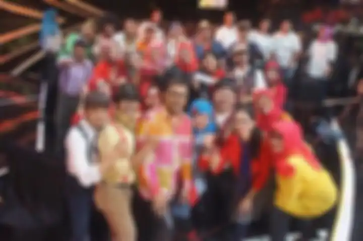 Harvey Malaiholo keciduk nonton bokep di tengah rapat  kerja DPR. Anggota DPR dari PDIP ini kehilangan sosok tercinta. 