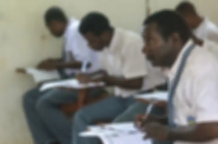 Seorang siswa SMA YPK Bintuni Papua Barat, Titus Masakoda, 25 tahun,yang usianya sudah dewasa tekun 