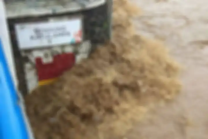 Kenaikan air di Bendung Katulampa.