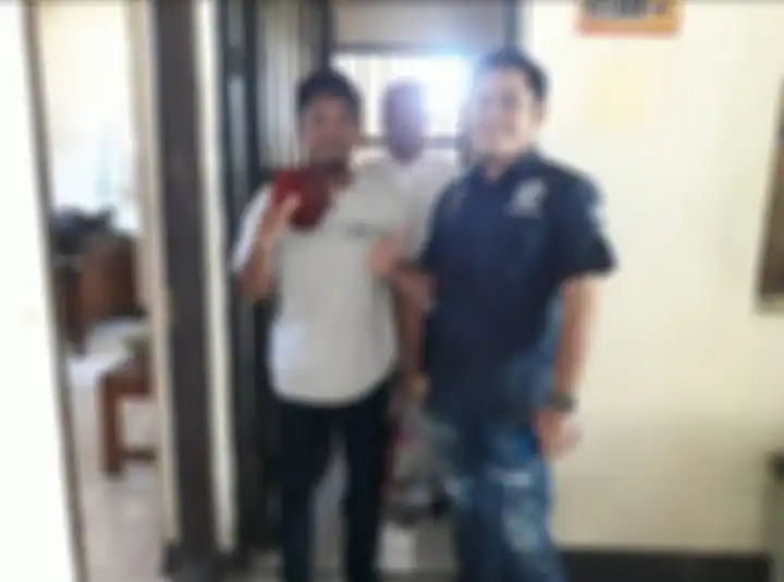 Amaq Sinta korban begal yang ditetapkan sebagai tersangka menjadi perhatian Kapolri. Foto dan profilnya viral di media sosial. 