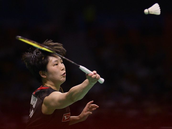 Tunggal putri Jepang, Akane Yamaguchi, mengembalikan kok saat melawan Putri Kusuma Wardani dari Indonesia pada semifinal Korea Open 2025 di Suwon, Korea Selatan, 27 September 2025. 