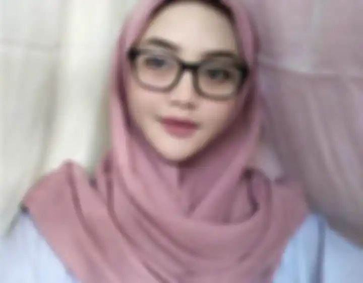 Potret cantik anak Mandra, Tia Septiana