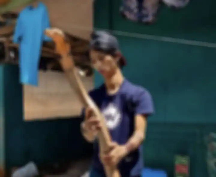 Begini deretan foto aksi Alprih Priyono pawang ular yang tewas digigit ular king cobra. Netizen sampai komentar begini.