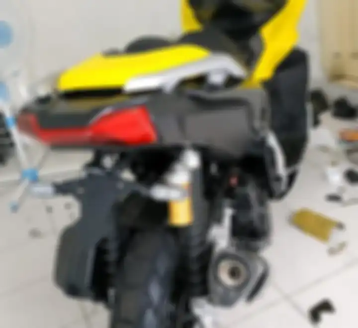 Honda ADV150 dengan tail tidy universal jadi terlihat sangar