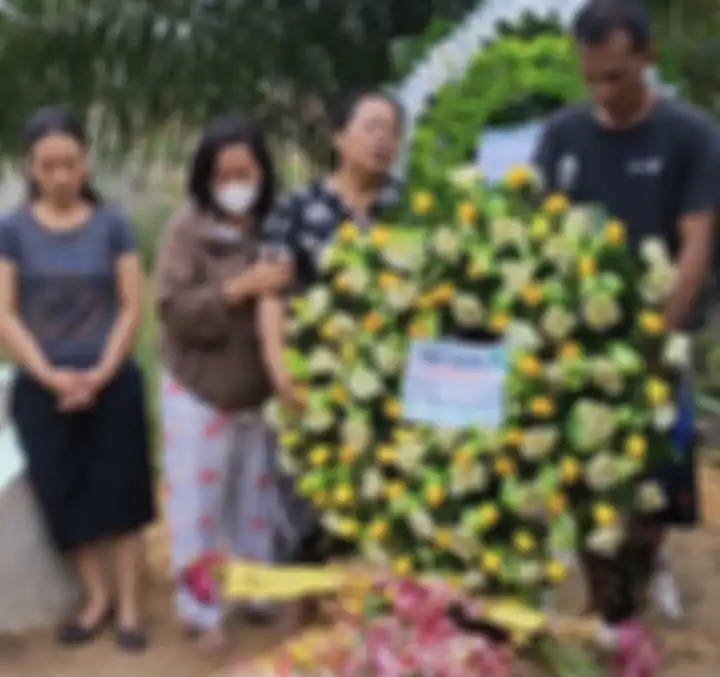 Brigadir Yosua yang sibuk melayani istri Kadiv Propam Polri sampai belum sempat memenuhi permintaan keluarga. Ibunya terus menangis.