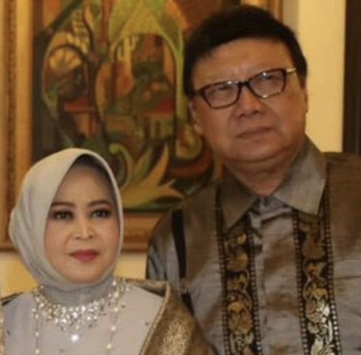 Tjahjo Kumolo beri jawaban begini saat anaknya dilepeh Garuda Indonesia. Pantas Presiden Jokowi sampai bolak-balik jenguk MenPAN RB.