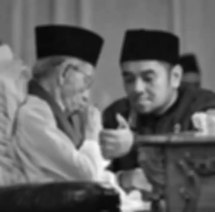 Ayah Bechi yang juga pemilik Ponpes Shiddiqiyyah Jombang ditemui Kapolres Jombang dalam kondisi begini saat anak mau ditangkap.